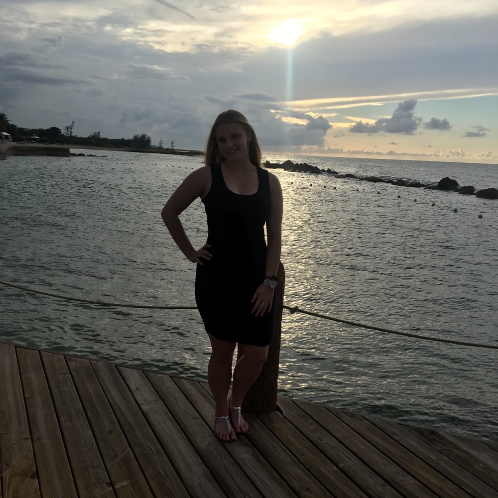 Meet your Posher, Alyson